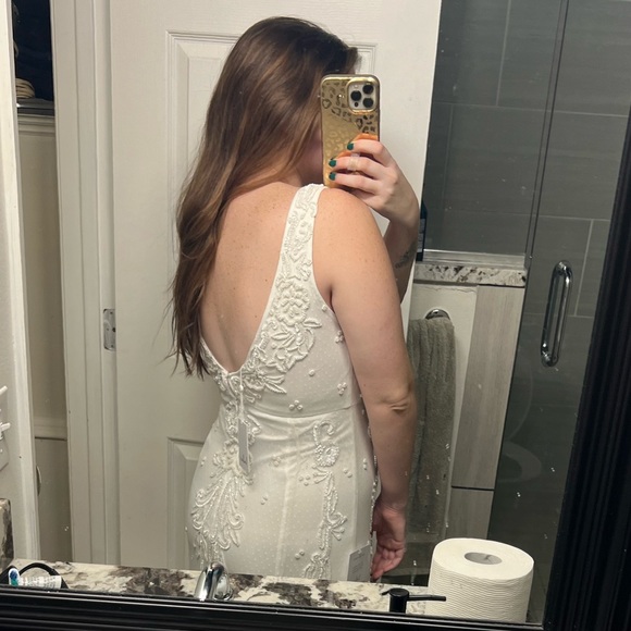 Lulus wedding dress - Picture 2 of 4